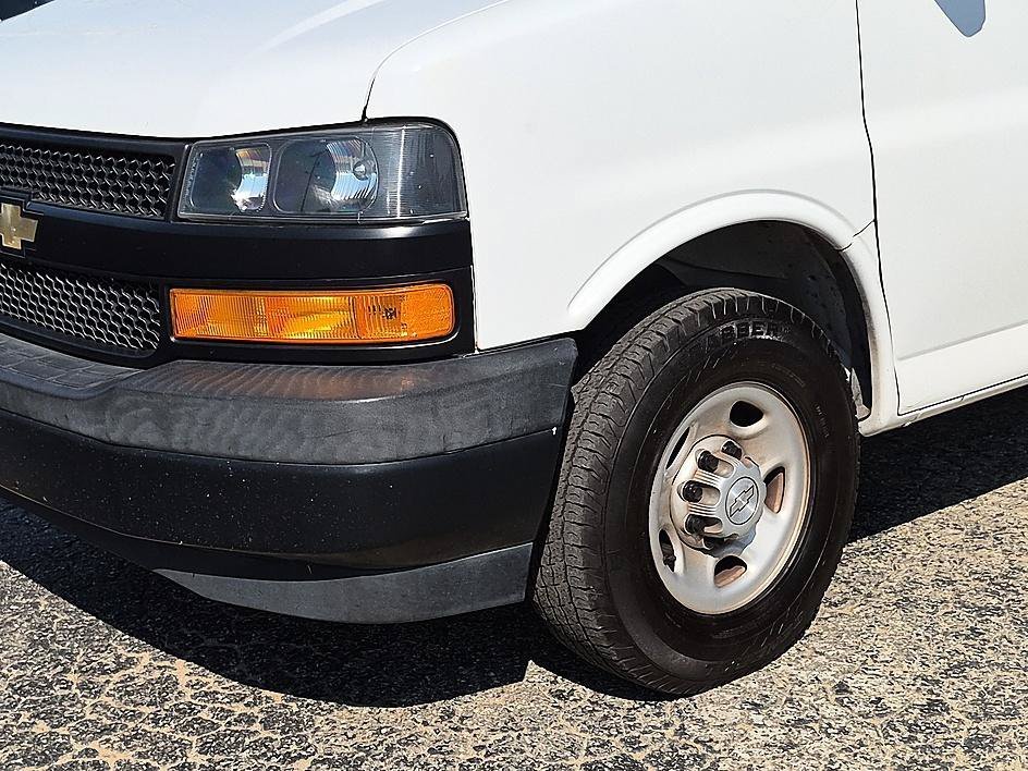 Used 2019 Summit White Chevrolet Work Van image 9