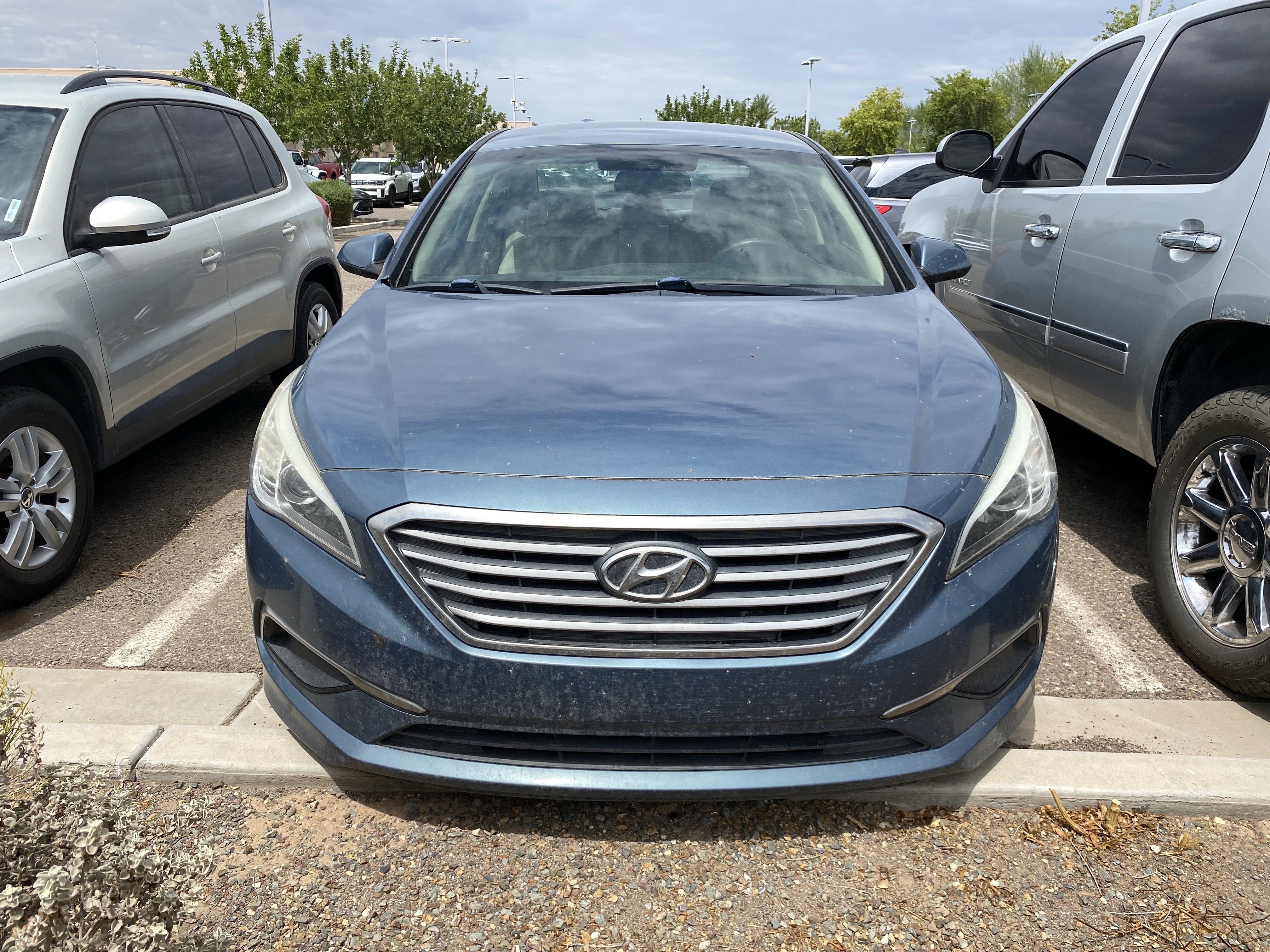 Used 2017 Nouveau Blue Hyundai  image 6