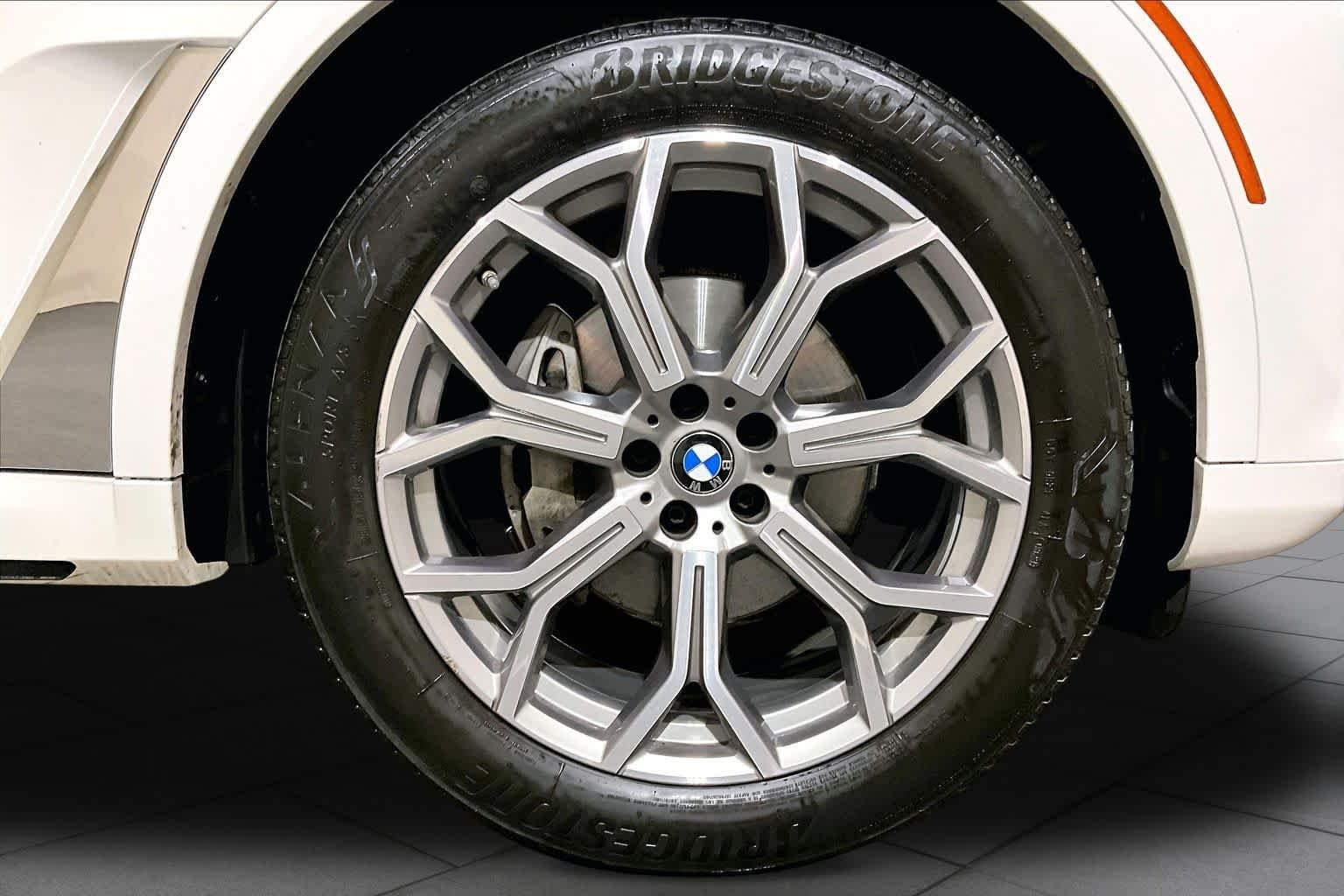 Used 2021 Alpine White BMW xDrive40i image 10