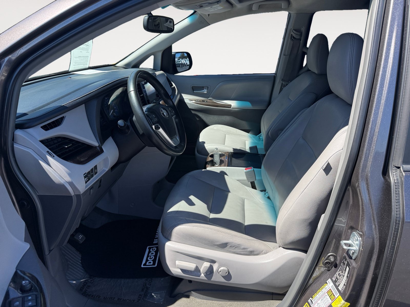 Used 2015 Predawn Gray Mica Toyota XLE image 10