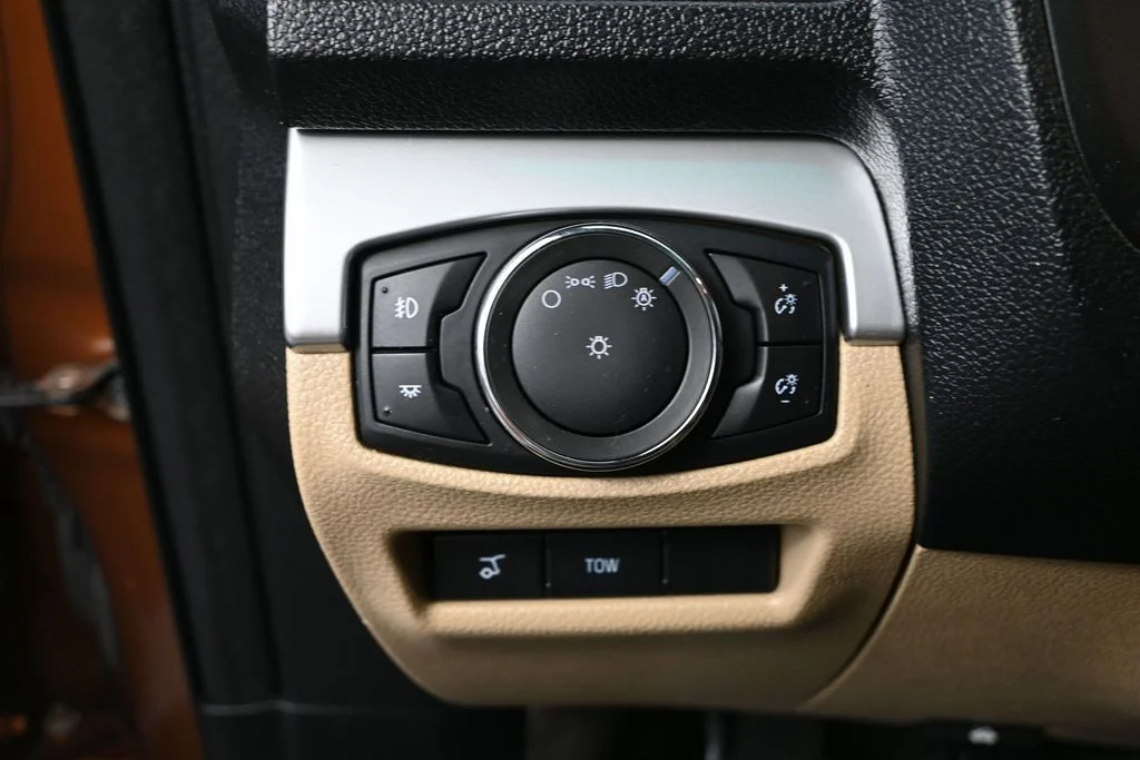 Used 2017 Red Ford XLT image 33
