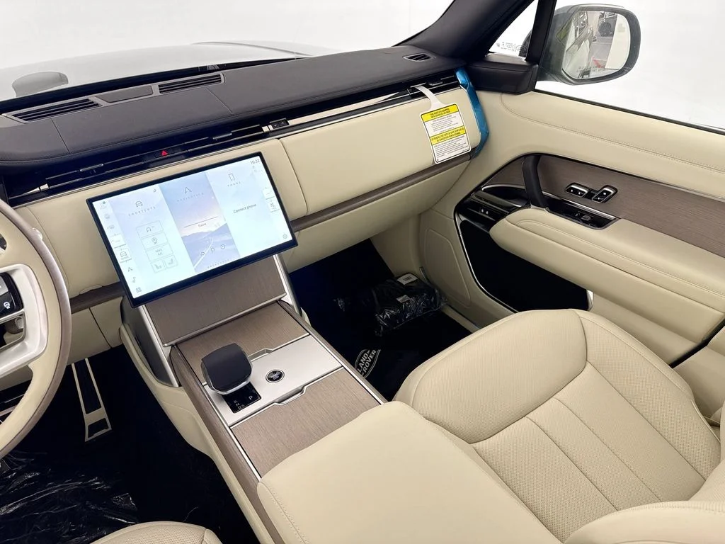 New 2026 Varesine Blue Land Rover SE image 24