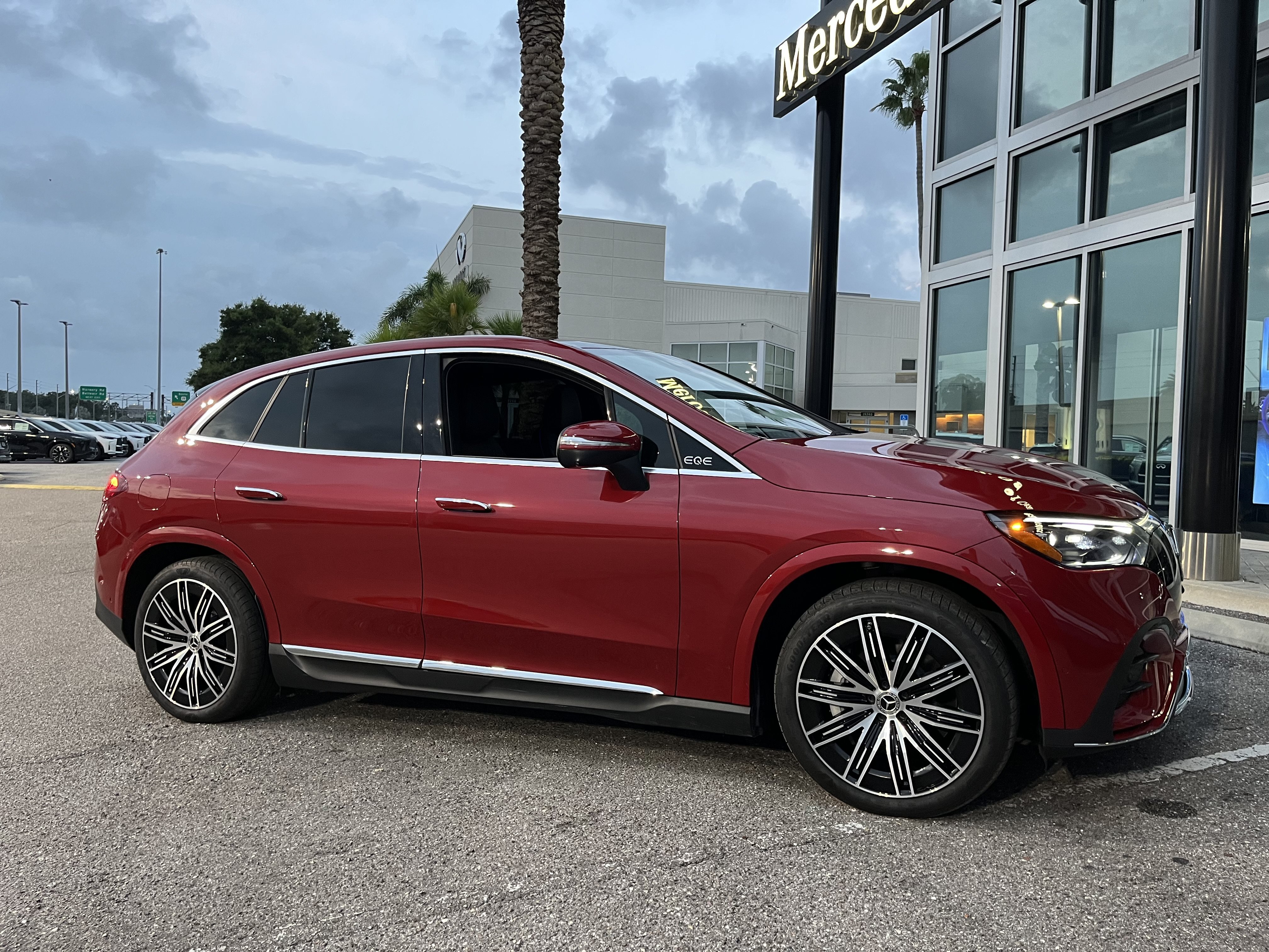 New 2026 PATAGONIA RED Mercedes-Benz EQE 320+ image 9