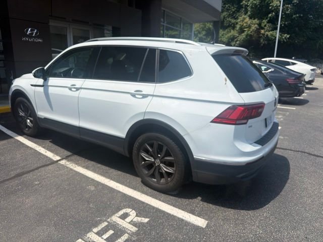 Used 2024 White Volkswagen 2.0T SE image 4
