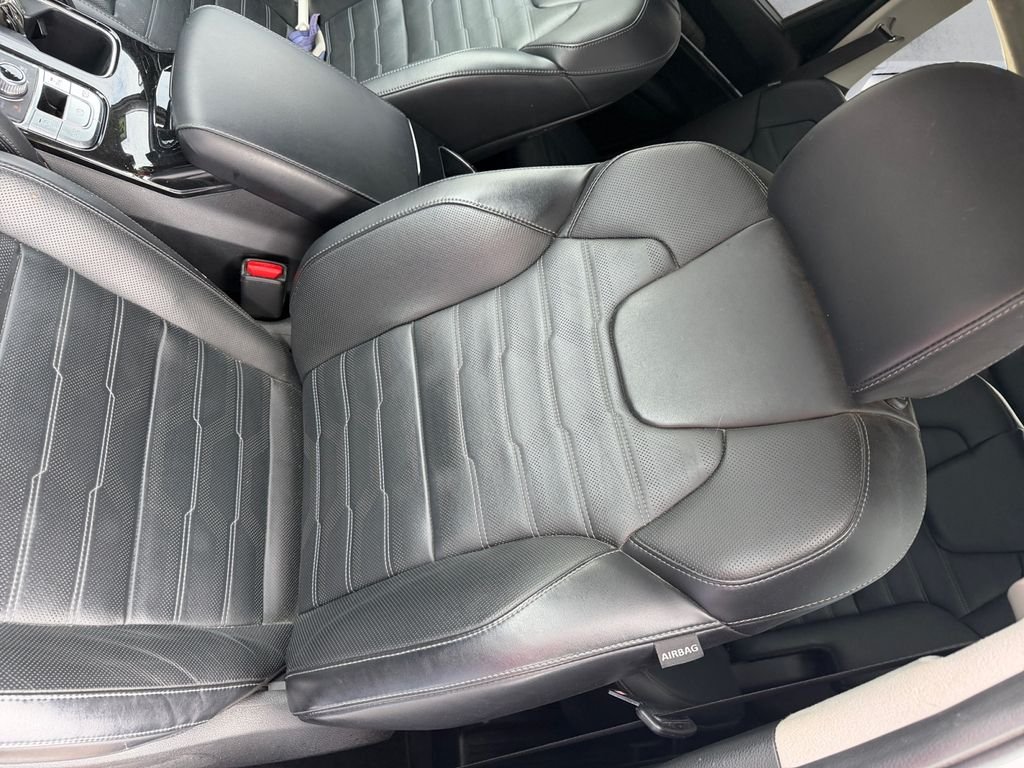Used 2024 White Kia SX-Prestige image 8