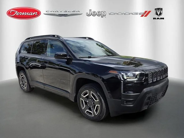 New 2026 Diamond Black Crystal Pearl-Coat Exterior Paint Jeep Laredo image 1
