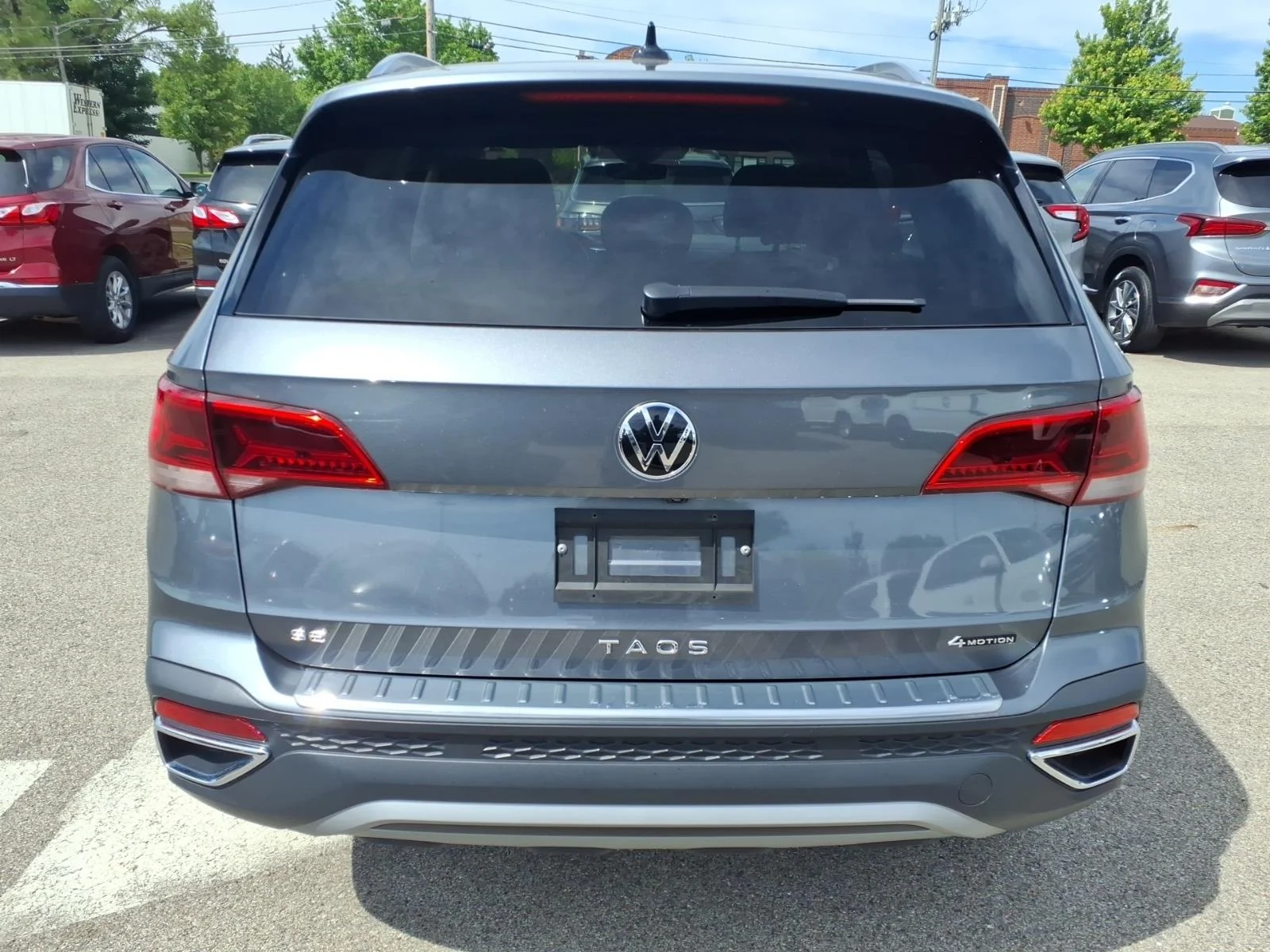 Certified Used 2024 Platinum Gray Metallic (2r2r) Volkswagen SE 4Motion image 6
