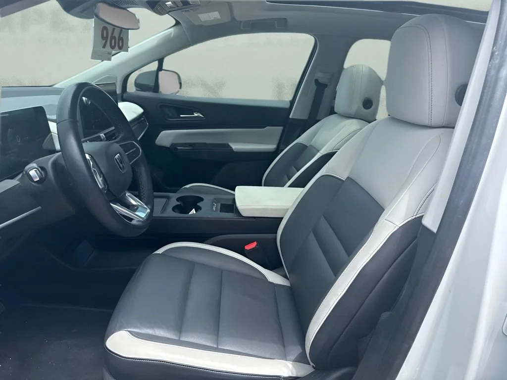 Used 2025 White Honda 1SE image 7
