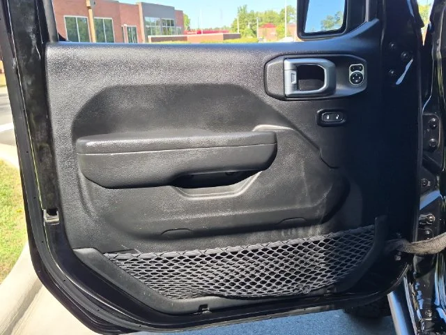 Used 2023 Black Jeep Sport S image 30