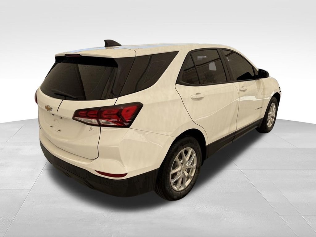 Used 2022 Summit White Chevrolet LS image 6