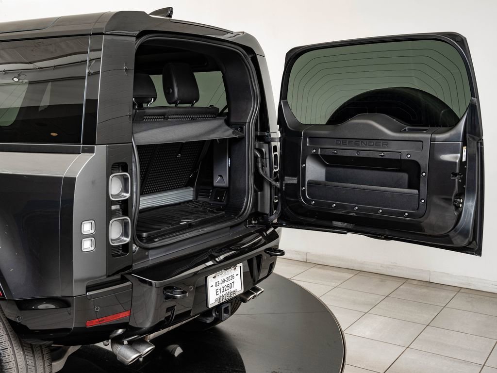 Used 2023 Carpathian Gray Premium Metallic Land Rover V8 image 20