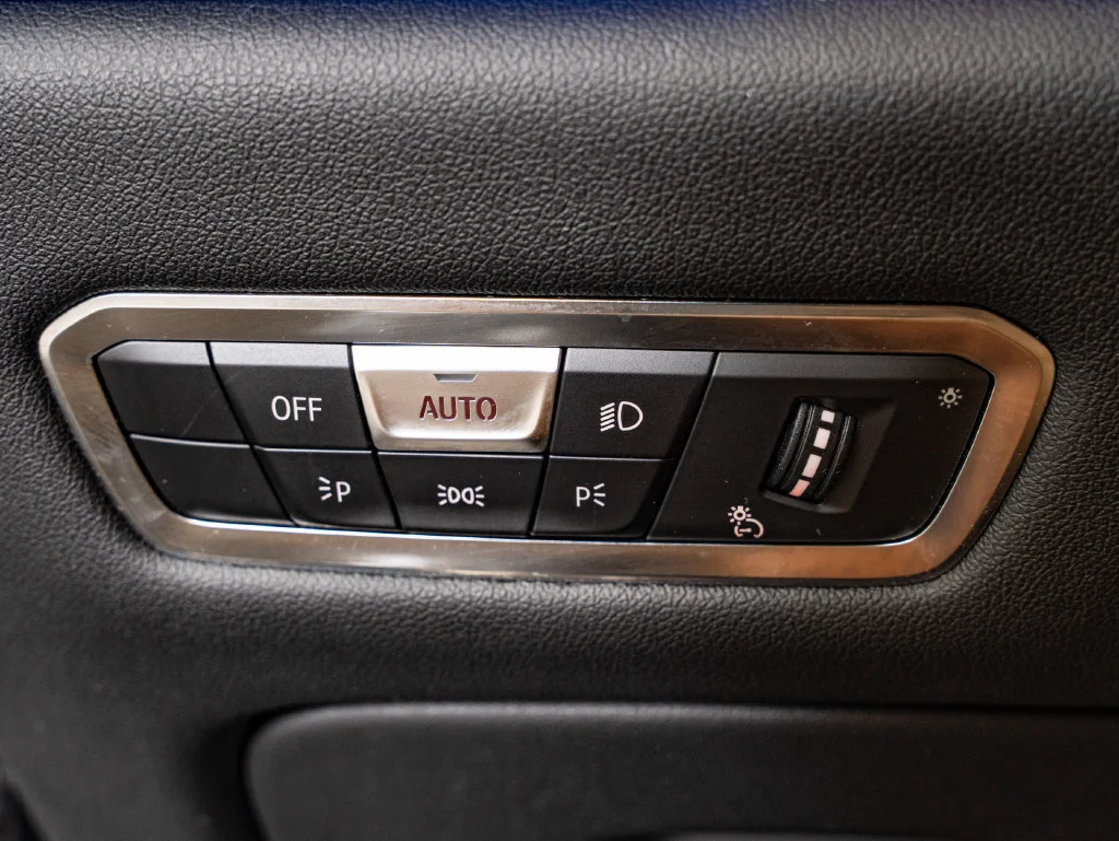 Used 2023 Black Sapphire Metallic BMW xDrive40i image 26