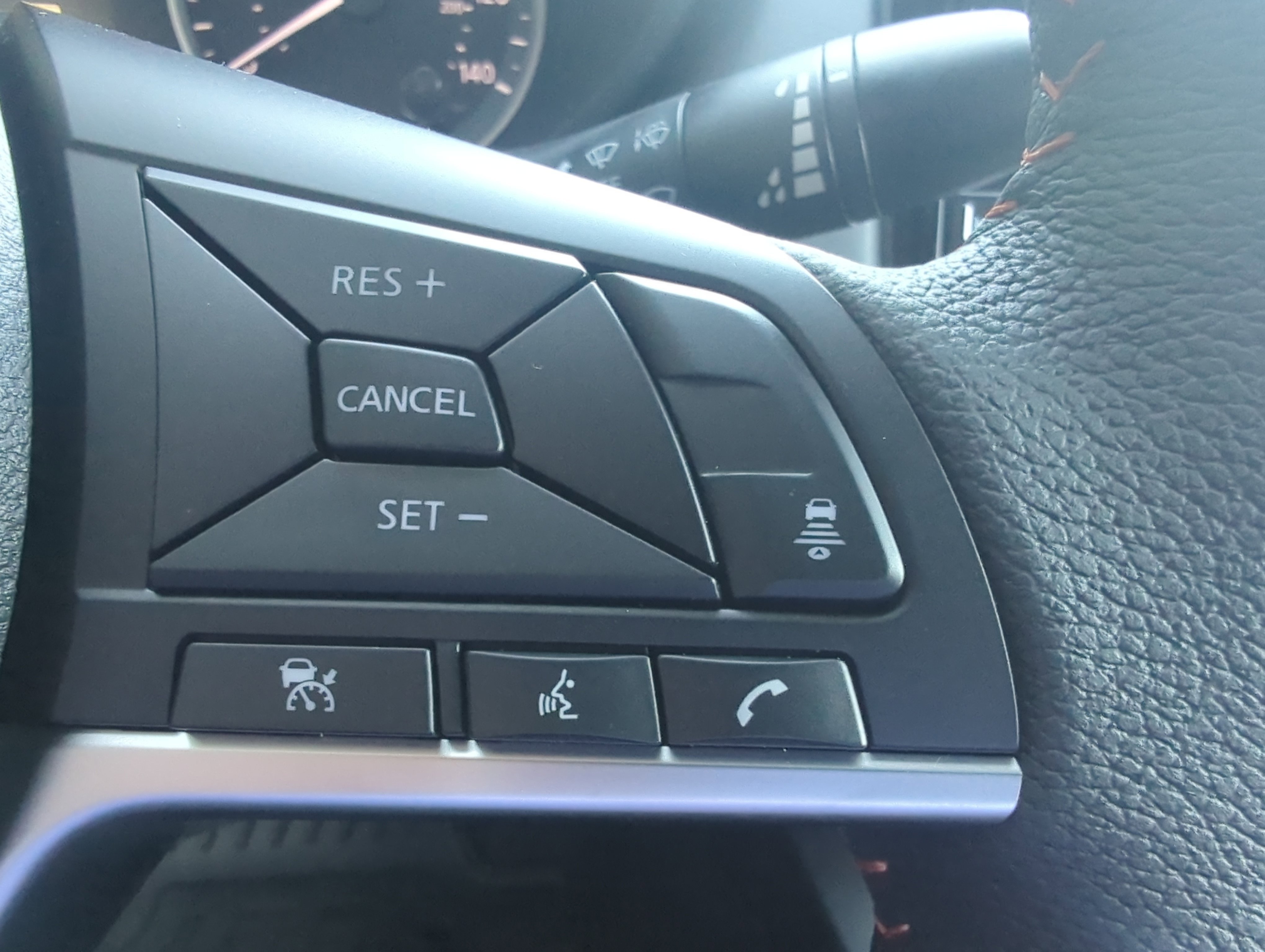 2025 Nissan Versa Sedan SR - Photo 21