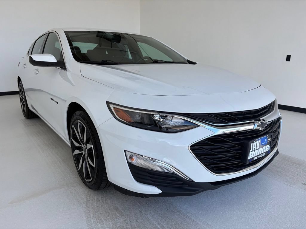 Used 2021 SUMMIT WHITE Chevrolet RS image 12