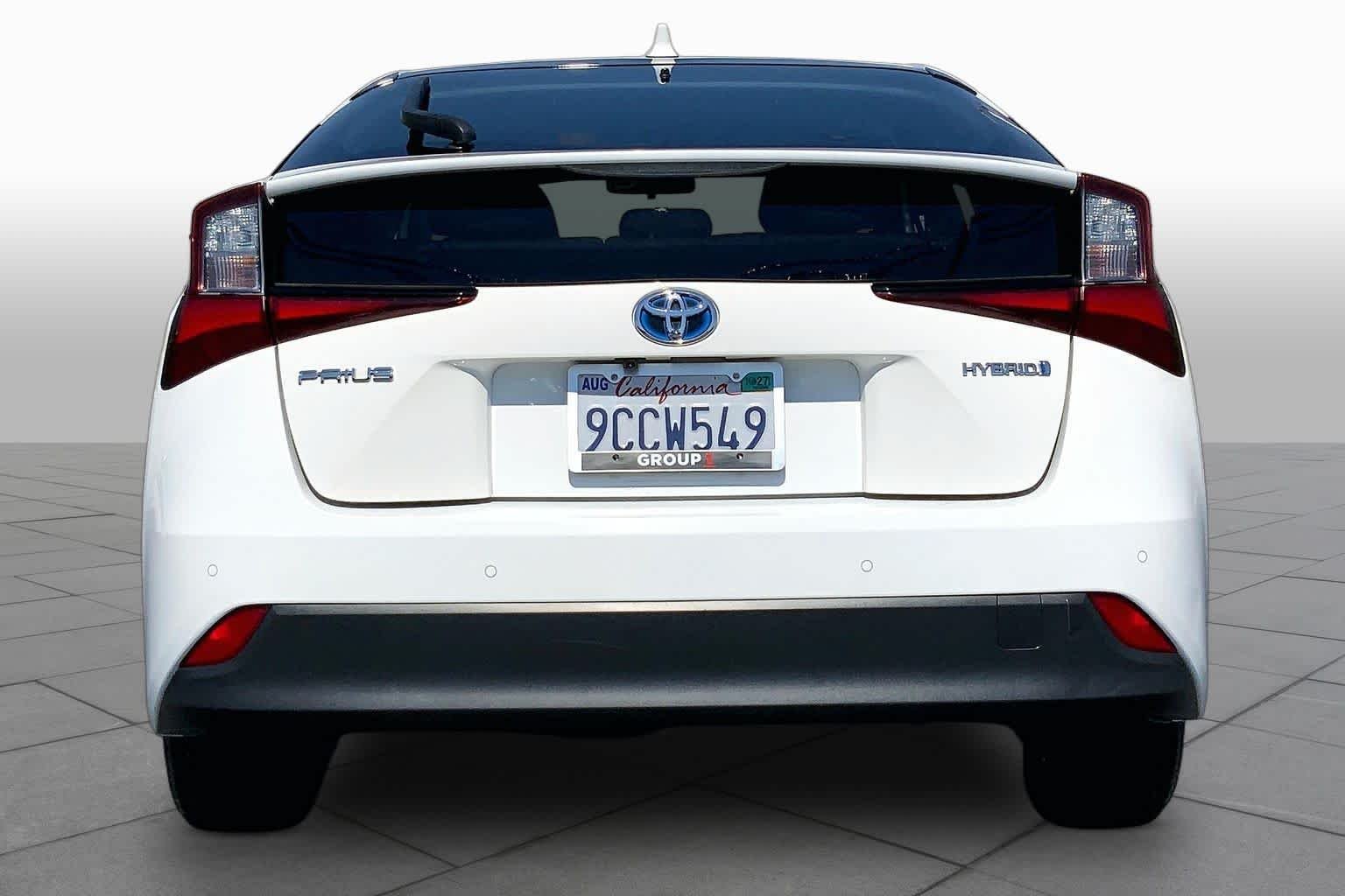 Used 2022 White Toyota LE image 4