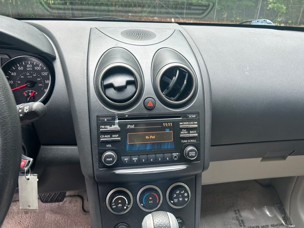 Used 2015 Gray Nissan S image 17