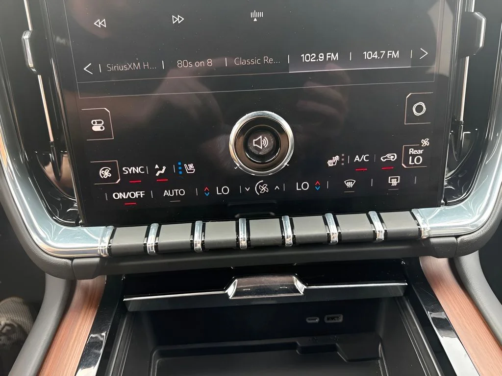 Used 2025 Silver GMC Denali image 21