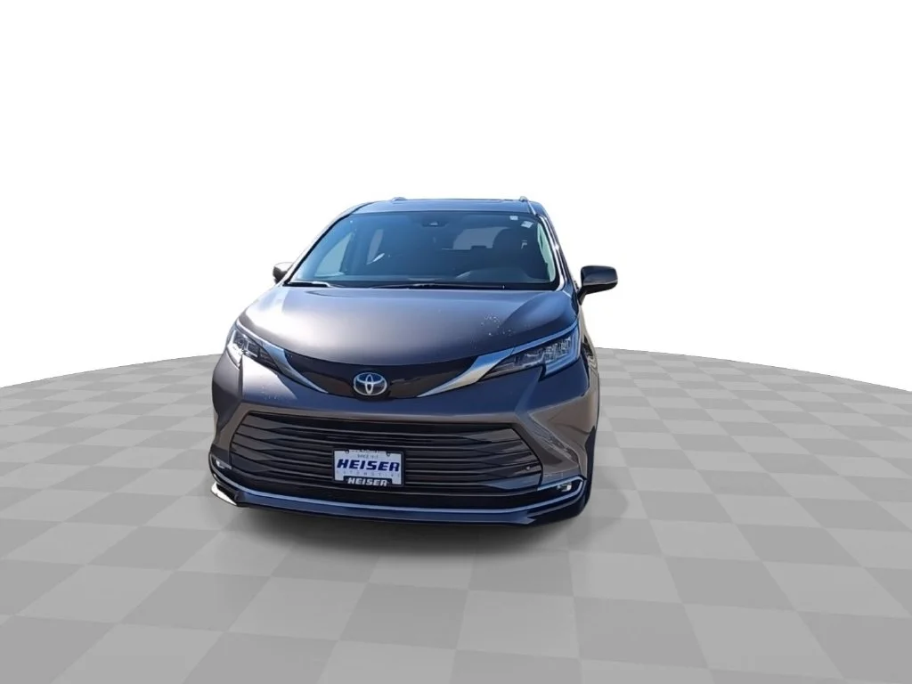 Used 2022 Gray Toyota Limited image 3