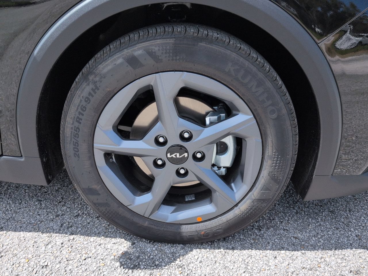 New 2027 Aurora Black Pearl Kia LXS image 12