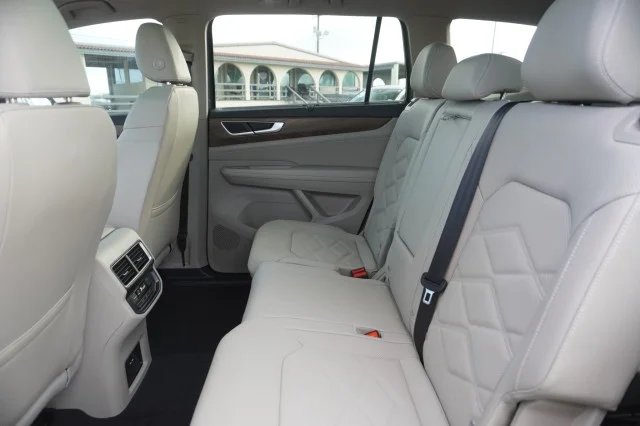New 2026 Pure Gray Volkswagen 2.0T SE w/Technology image 35