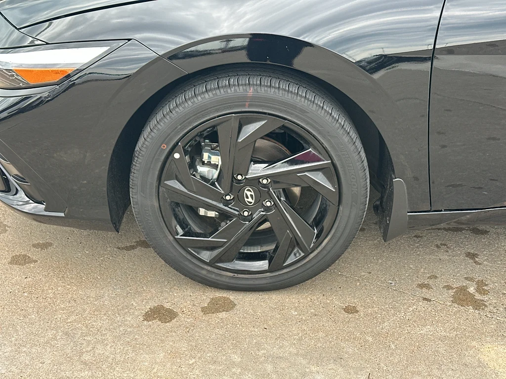 New 2026 Abyss Black Hyundai SEL Sport Premium image 3