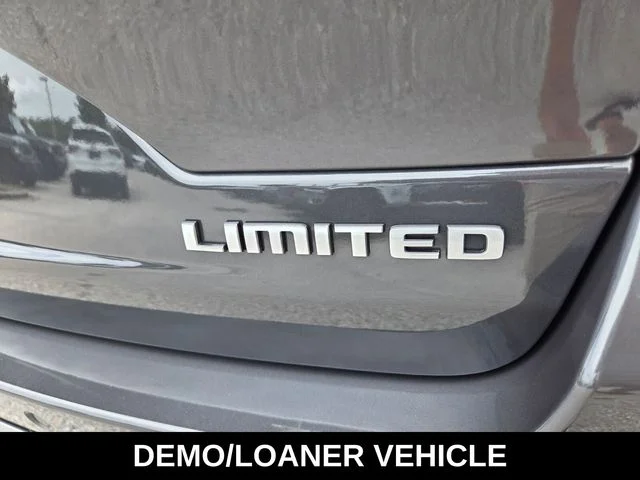 New 2026 Baltic Gray Metallic Clear-Coat Exterior Paint Jeep Limited image 11