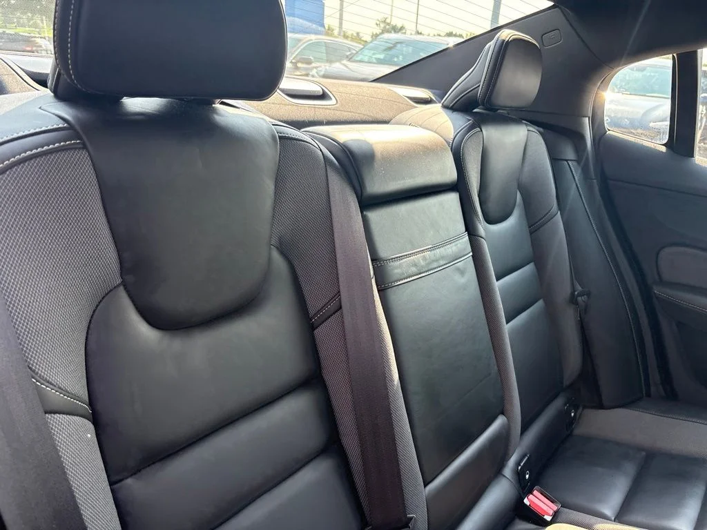 Used 2019 Black Volvo T6 R-Design image 32
