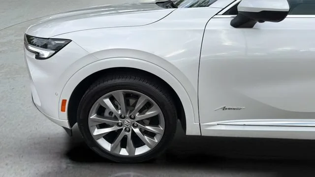 Used 2023 White Frost Tricoat Buick Avenir image 35
