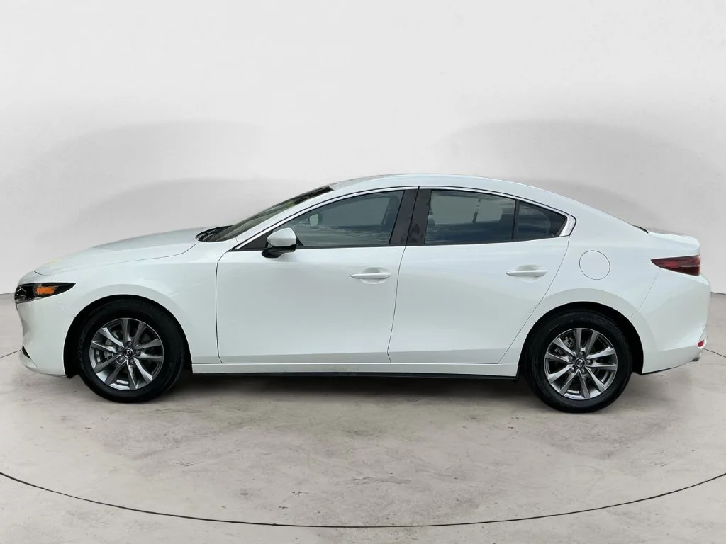 Used 2021 White Mazda 2.5 S image 12