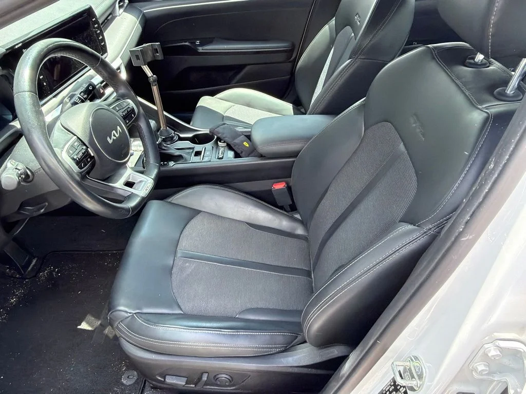Used 2024 White Kia GT-Line image 14