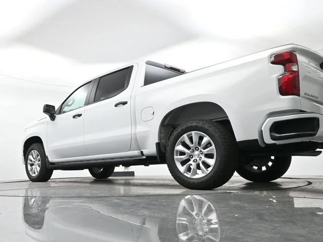 Used 2026 Summit White Chevrolet Custom image 25