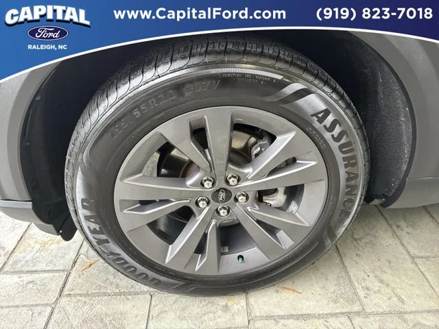 Used 2023 Silver Ford XLT image 13