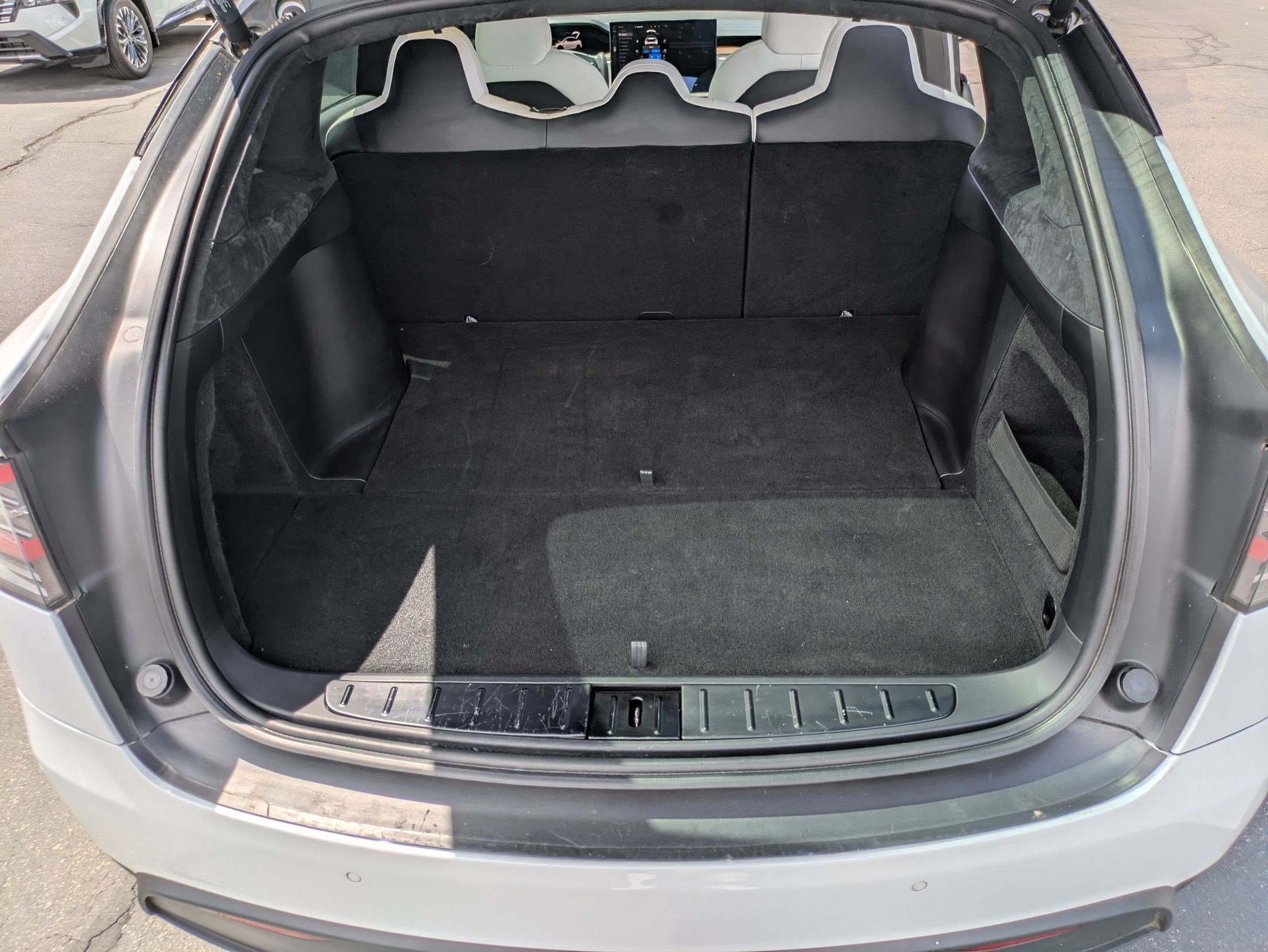 Used 2022 White Tesla AWD image 28