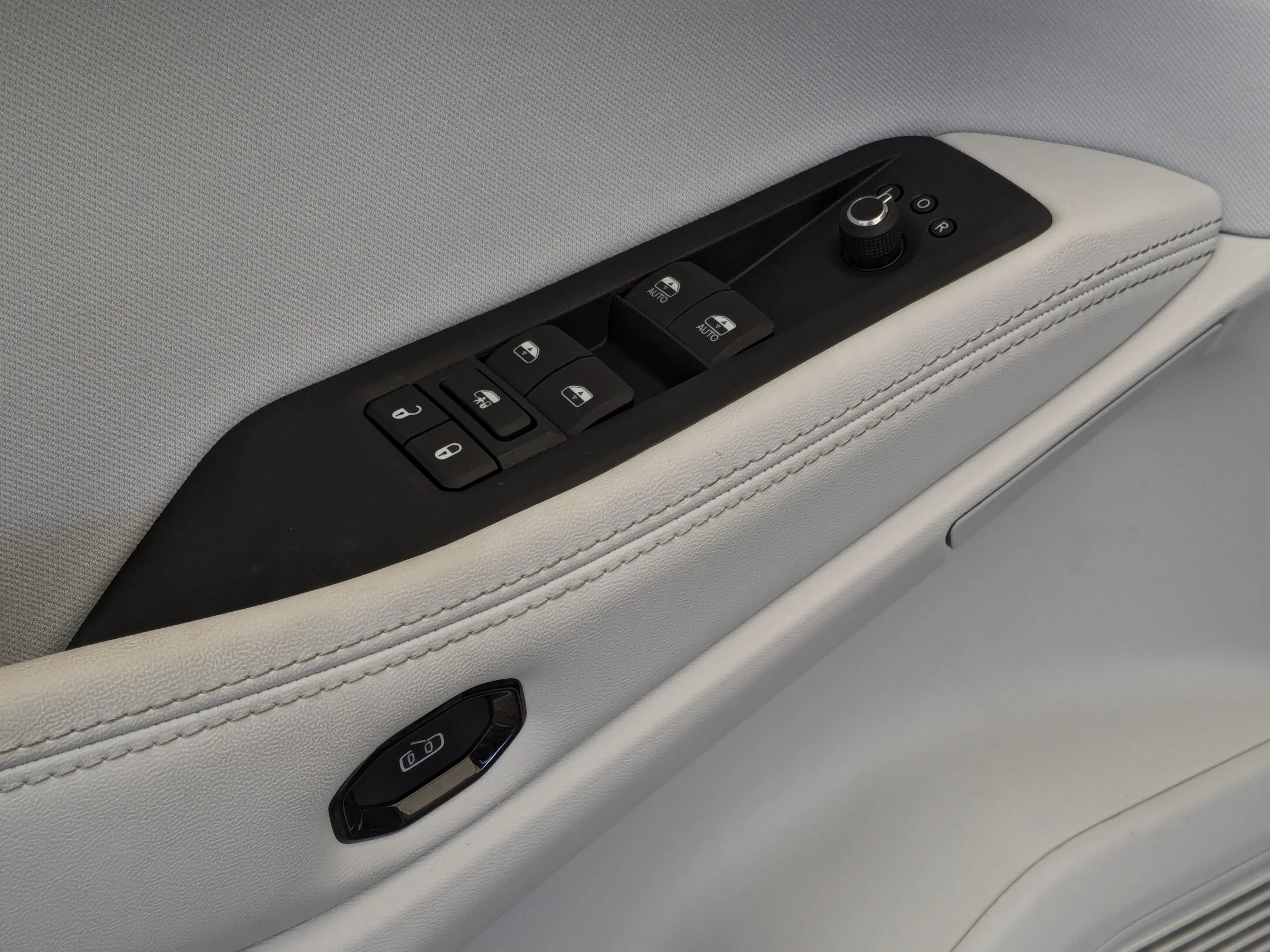 New 2026 White Jeep Laredo - - Hybrid - Mopar Interior Protection Pkg - Adaptive Cruise - 12.3 Display & More! image 15