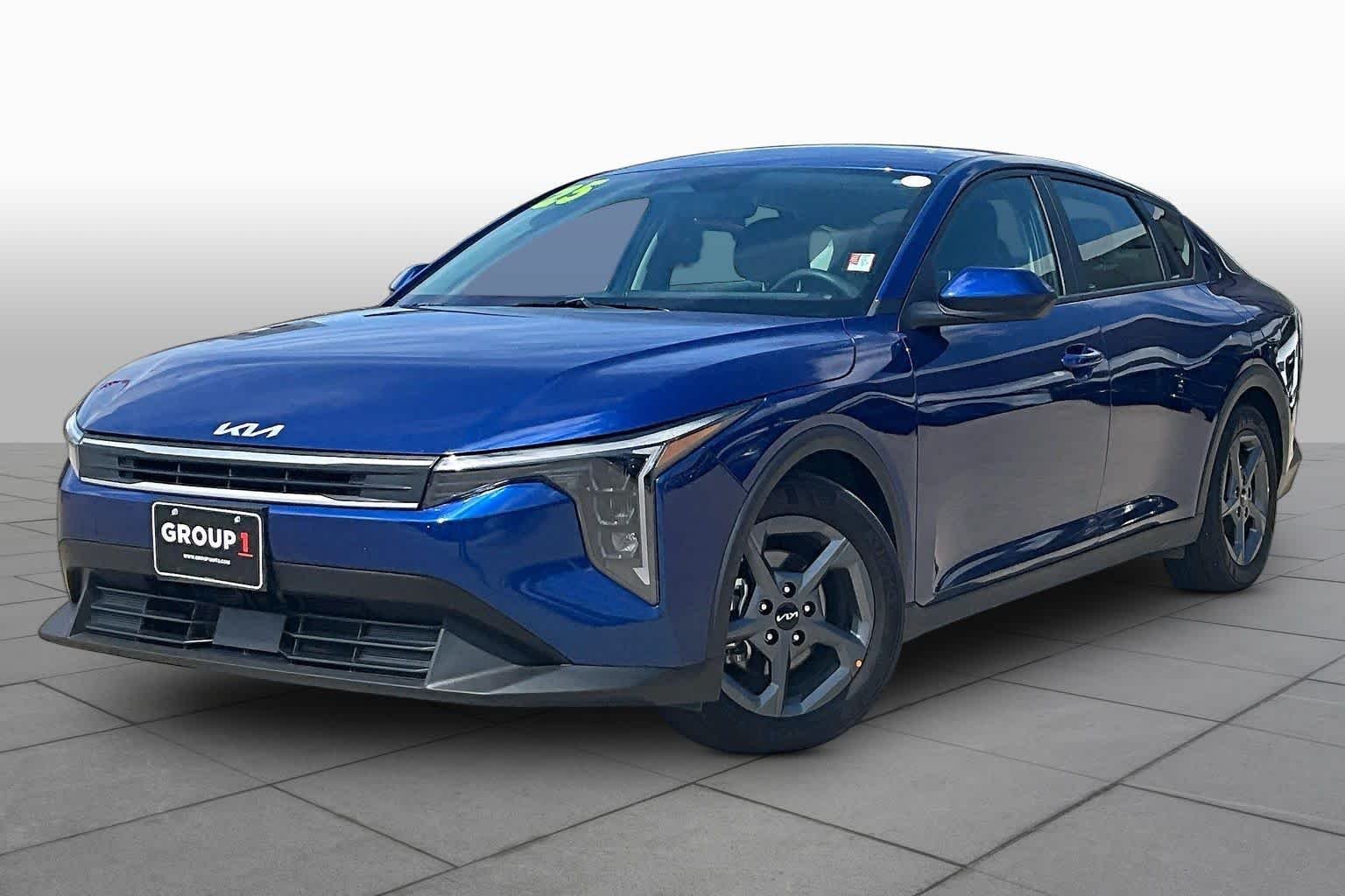 Used 2025 Deep Sea Blue Kia LXS image 2