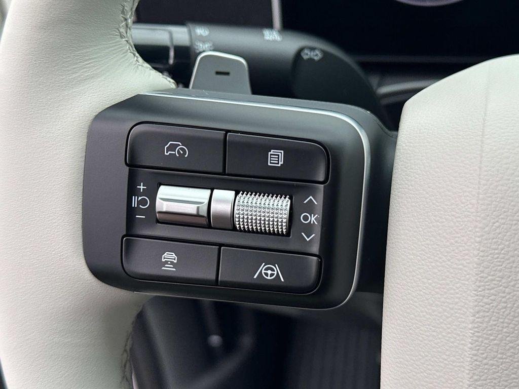 New 2026 Silver Hyundai SEL image 25