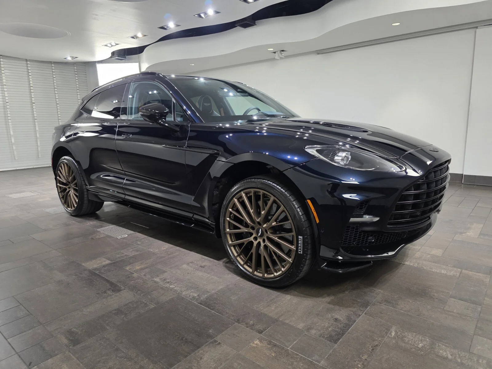 2026 Aston Martin DBX 4.0 V8 707 AWD's photo