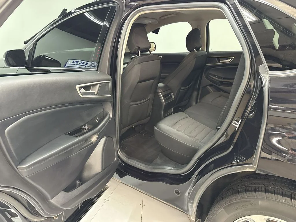 Used 2019 Agate Black Metallic Ford SEL image 17