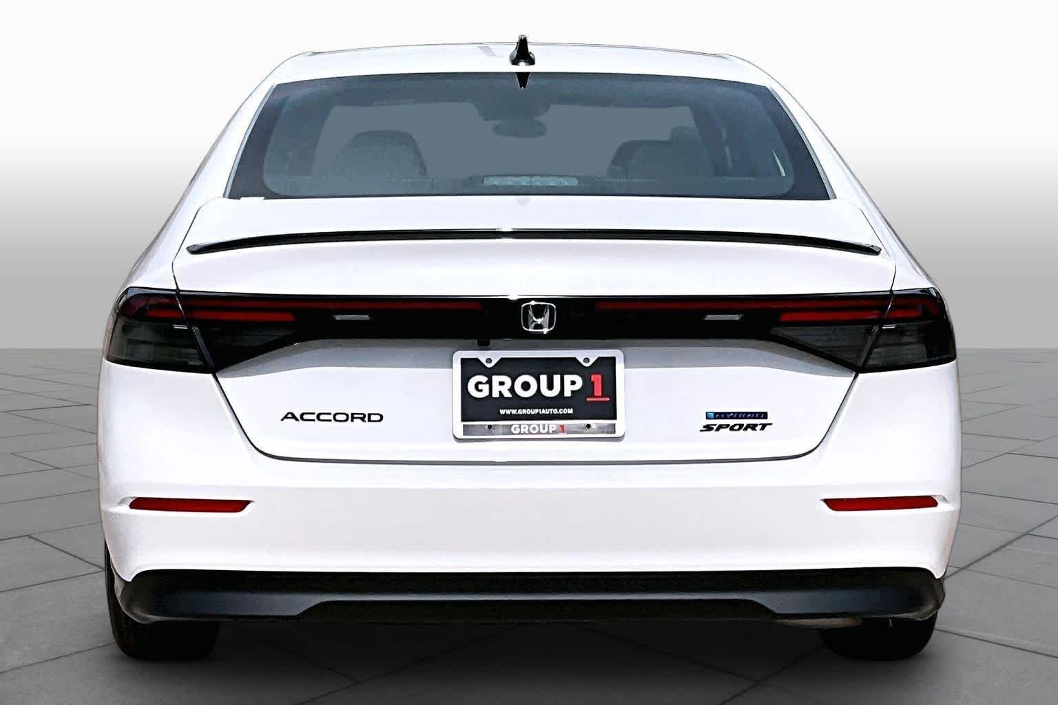 Used 2026 Platinum White Pearl Honda Sport image 4