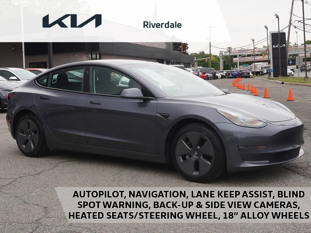 2022 Tesla Model 3 Long Range Dual Motor All-Wheel Drive's photo