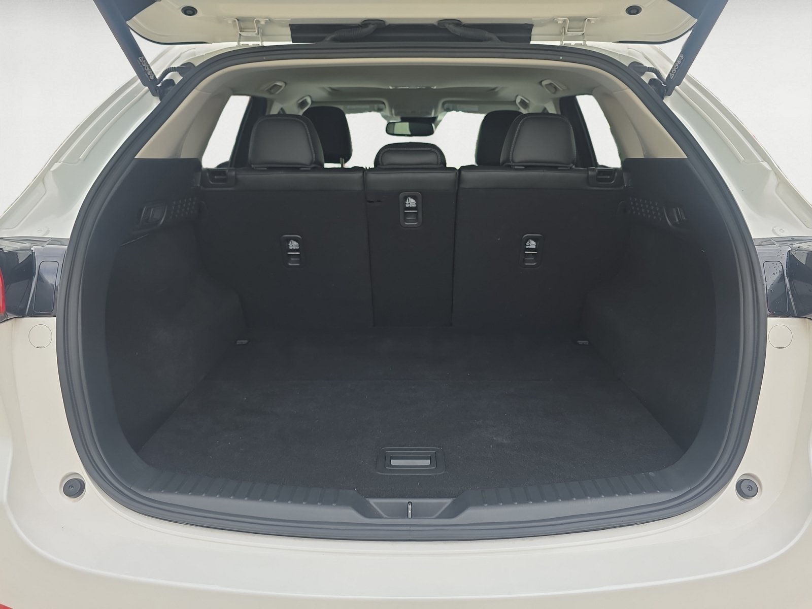 Used 2024 White Mazda 2.5 S Premium Package image 19