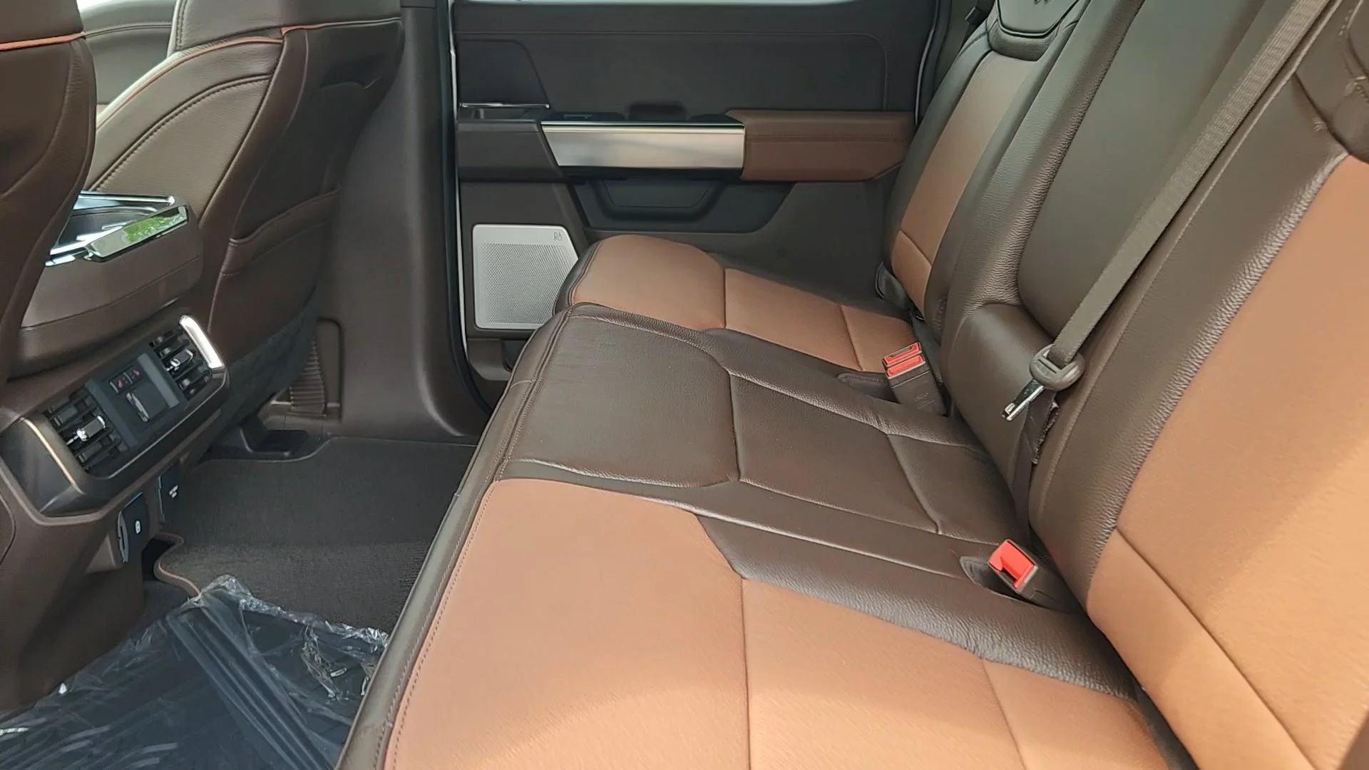 New 2026 Star White Metallic Tri-Coat Ford King Ranch image 37