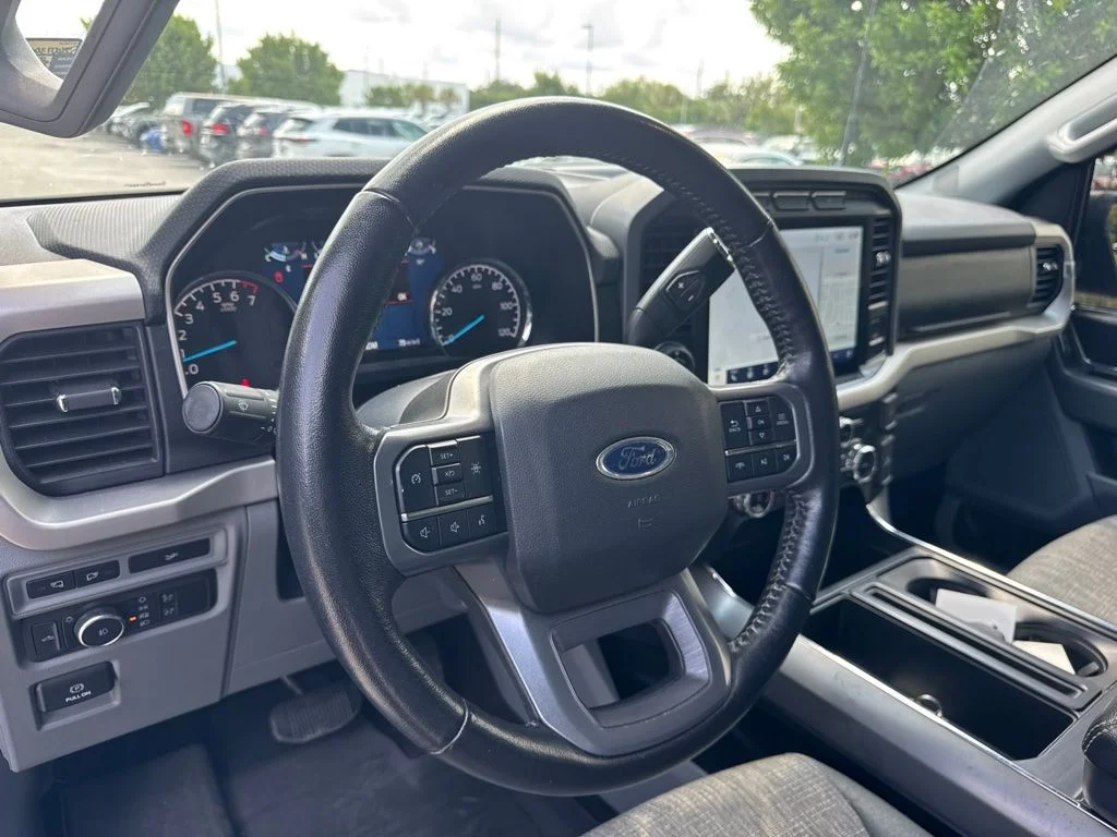 Used 2022 Blue Metallic Ford XLT image 9
