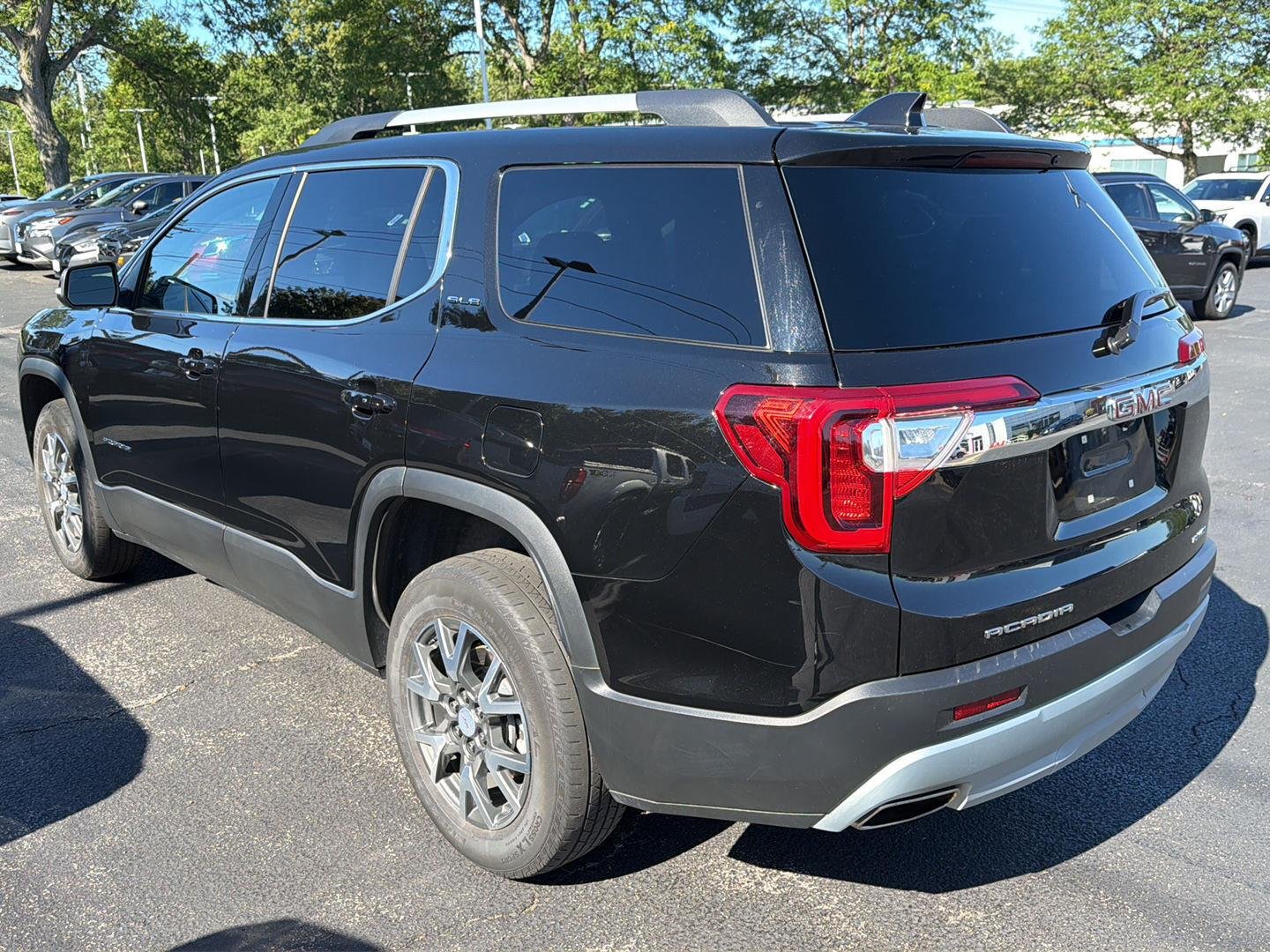 Used 2023 Ebony Twilight Metallic GMC SLE image 8