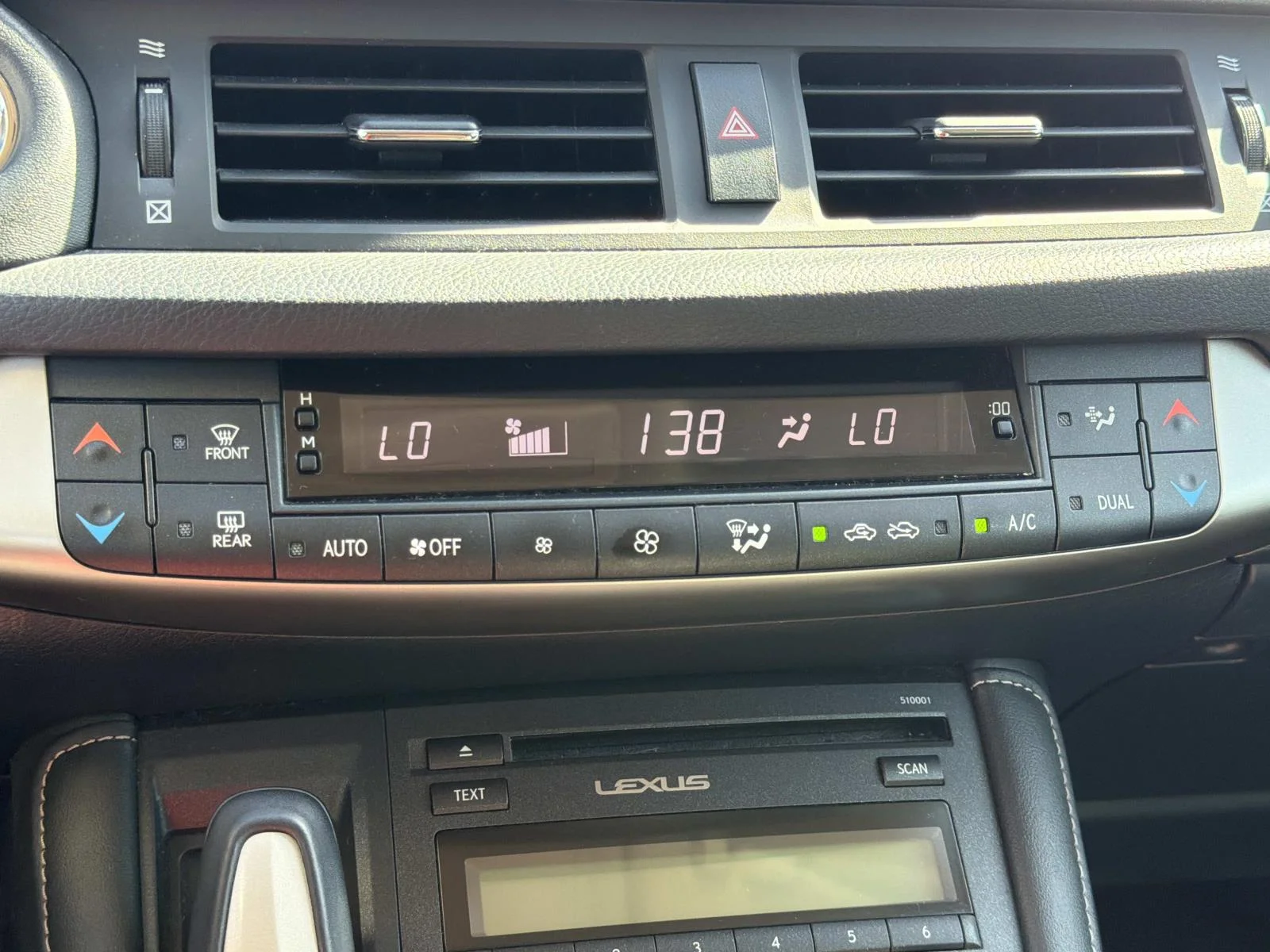 Used 2016 OBSIDIAN Lexus 5dr Sdn Hybrid image 13