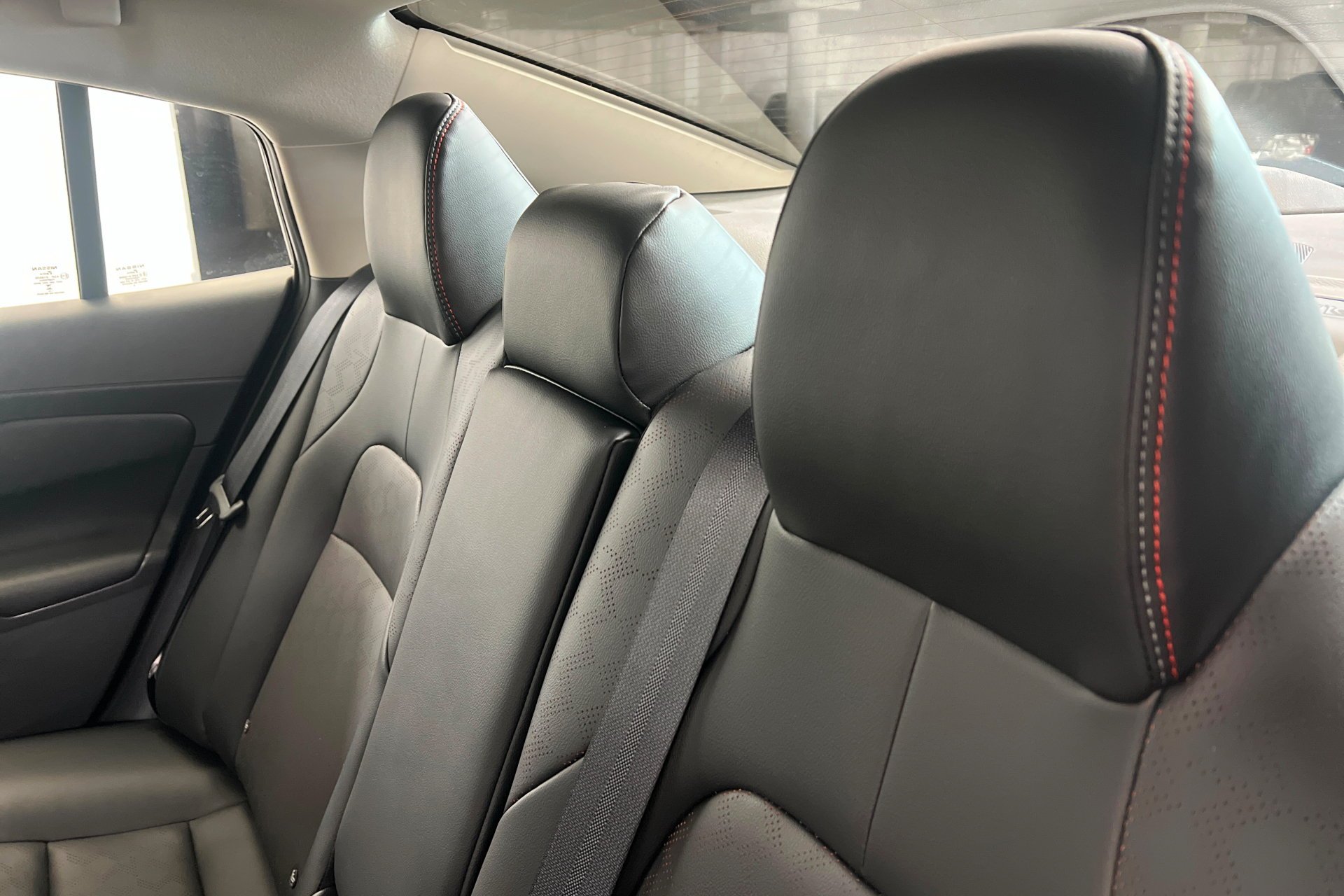 New 2026 Atlantic Gray Metallic / Super Black Two-tone Nissan SR image 21