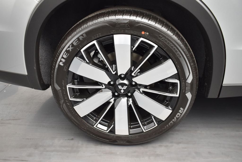 New 2026 Silver Mitsubishi SE image 16