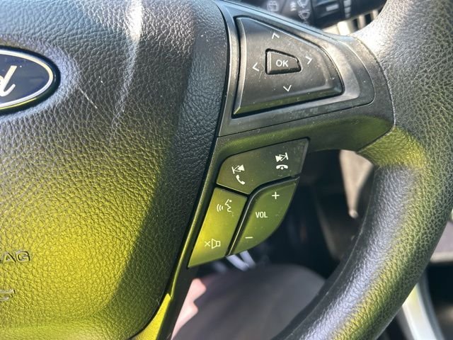 Used 2023 Oxford White Ford SE image 21