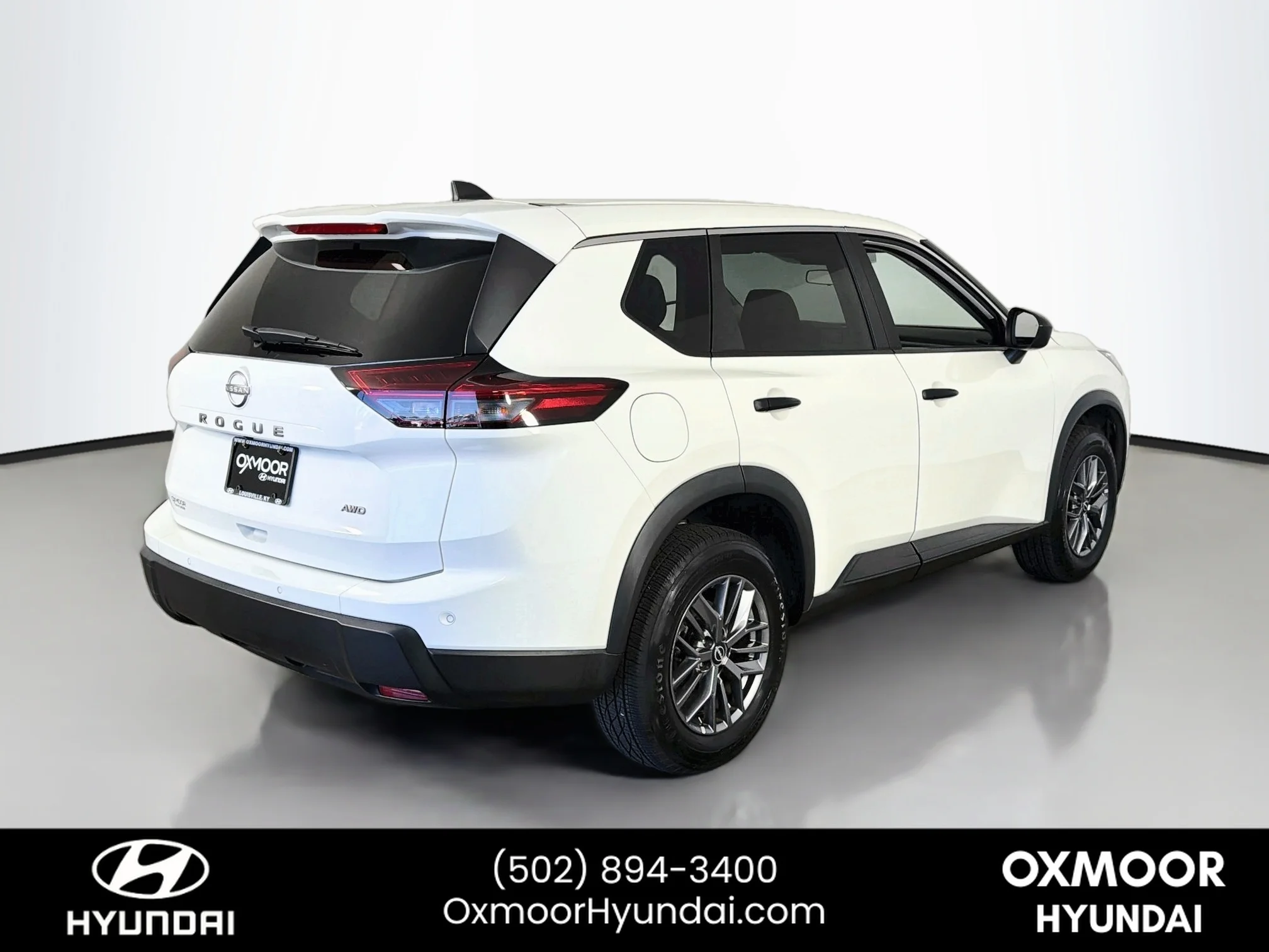 Used 2024 Glacier White Nissan S image 7