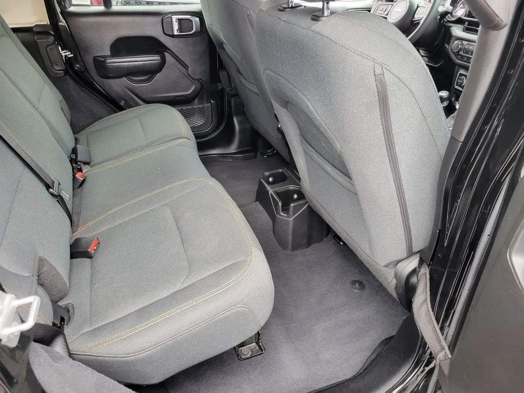 Used 2025 Black Jeep Sport S image 18